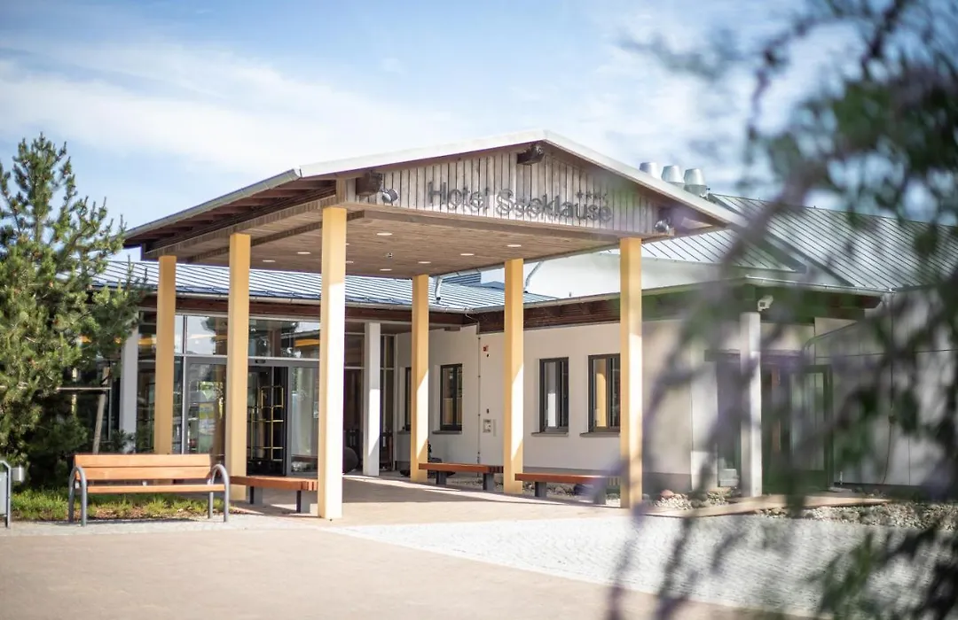 Familien Wellness Hotel Seeklause mit großem Abenteuerspielplatz Piraten-Insel-Usedom-1