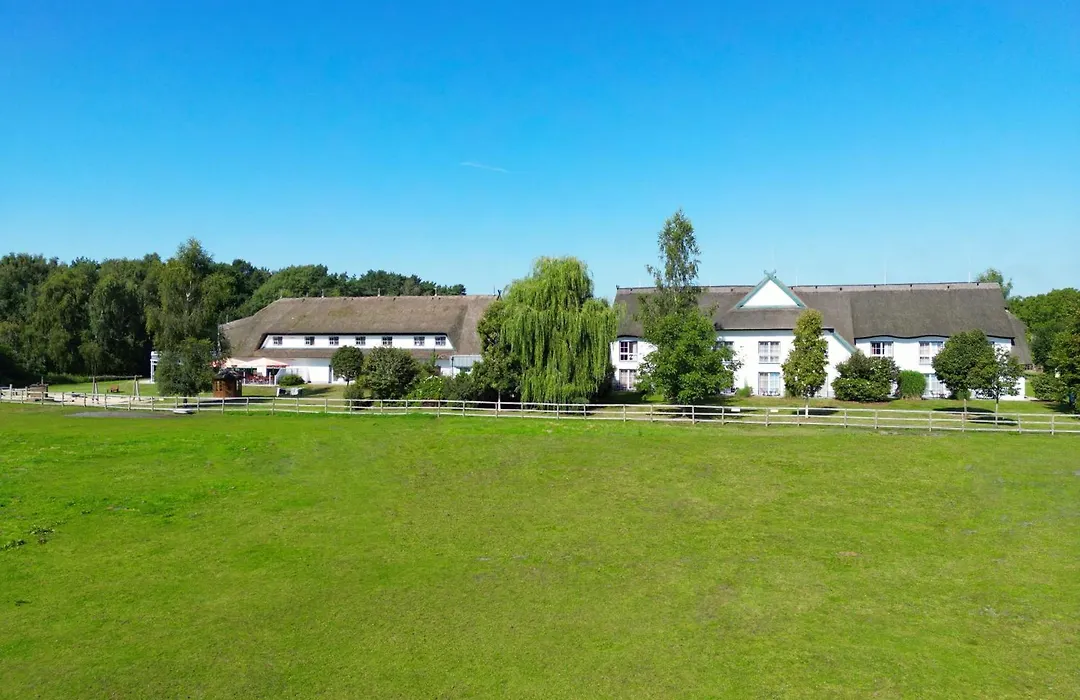 Friesenhof Hotel-Restaurant-Reitanlage-1